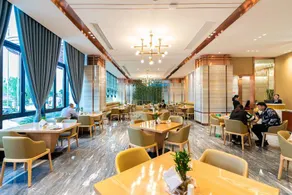 Zhong Rui Hotel - Image 2