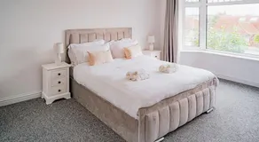 Tu Casa Brighton , A Beautiful & Peaceful 4 bedroom House with garden, BBq area , EV & Parking - Image 2