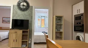 Dos Torres Tenor Gayarre - Encanto con Balcón Interior - Image 2