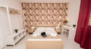 Central Room 128L - Image 2