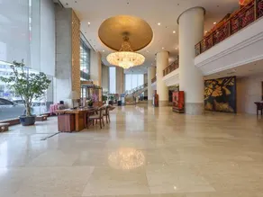 Central Plaza Hotel - Image 2