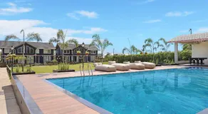 ELIVAAS Esh Hazel Hillside Retreat with Garden and Restaurant - Image 3