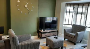 Art Deco Property in Bromley - Image 2