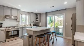 Newly rebuilt ultra clean designer home - Image 4