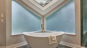 The Woodlands Gem with Pool and Spa - Image 4