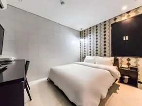 Shinchon Y Hotel - Image 5