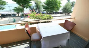 Beachfront Hotel Cha Am - Image 3