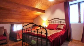 Gîte confortable en hameau calme près du Puy en Velay – 2 chambres, équipement bébé, terrain fermé - FR-1-582-141 - Image 2