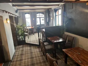 The White Hart - Image 5