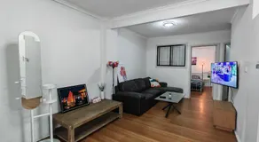 Cozy Stays - 15 mins to Airport & 500m to Train - Image 2