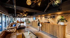 Bunk Surfers Paradise 18-35 Backpacker Hostel - Image 2