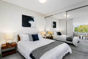 CLA26 - 1 bedroom Unit Crows Nest Clarke Street - Image 2