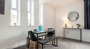 Hull City Centre Sleeps 4 Free Parking - Image 5
