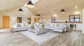 White House Lodges - Image 3