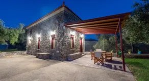 Villa & Stone House with Pool, 10 Mins to Skala Eressos Beach - Image 5