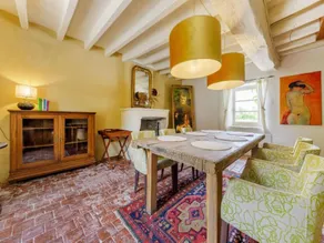 Spacious farmhouse with garden in Val de Loire - Image 3