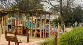 Modern 3 Bedroom Townhouse - walking distance to town centre! - Image 4