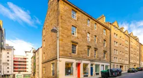 Old Town Edinburgh Apt, walk to Castle, Royal Mile & Museums - Image 2