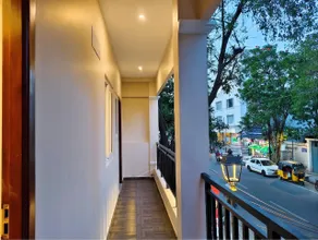 Seaa Breeze, White Town - Image 4