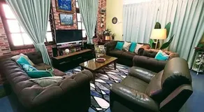 Toq Abah Villa Pagoh - Mini Cinema , Karaoke , Private Pool , WiFi , NetFlix - Image 2
