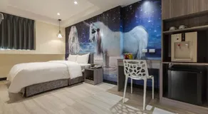 The Young Hotel - Image 2