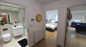 Snuggle Inn Serviced Apartments, Great choice for large groups, Contractors, Business Executives and Family Vacations in the stunning valley of Surrey Hills, secure Private Parking, Offering Easy Train Access to London, Gatwick airport, M25 - Image 2
