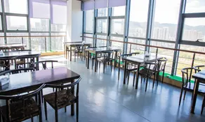 Guanlan Hotel - Image 2