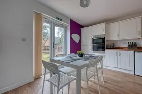 Beautiful 5 Bed House Free WIFI - Image 3