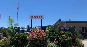 Shady Rest Motel - Image 5