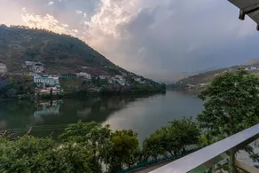 Sojourn By the Lake - Boutique Hotel  - Image 5