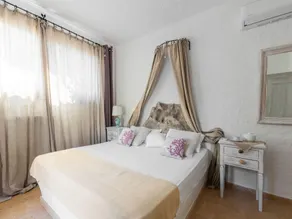 Luxe Cote Stay- Elegant Villa - Image 2