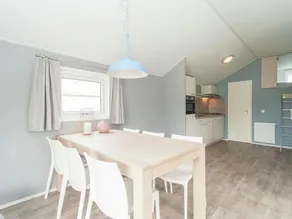 Lovely chalet with covered terrace, close to the North Sea - Image 5