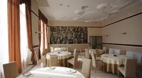Hotel Royal - Image 2