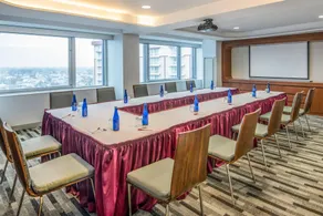 Crowne Plaza JFK Airport - Image 2