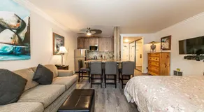 Charming Studio Deluxe w/Full Kitchen #115 at Donner Lake Village - Image 2