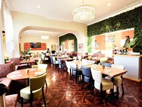 Carlton Hotel - Image 5