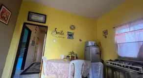 Serenity Escape, Cozy Stay w Secure Parking - Image 3