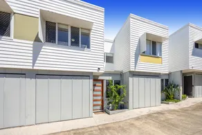 Bright Townhouse Near Maroochydore Beaches - Image 5