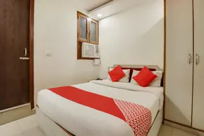 OYO 66249 Hotel Param Residency - Image 3