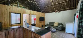 The Giraffe Cottages Restaurant and Bar - Image 3