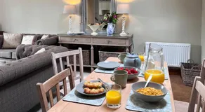 Campden Place - 2 Bed Home in Central Chipping Campden - Image 2