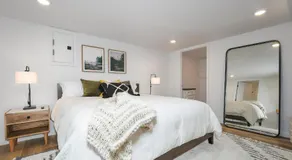 Bright & Modern Basement Apartment DT N'hood - Image 5