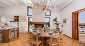 Azatis Luxury Villa - Image 4