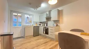 Stunning One Bed Flat at Dawe Luxury Suites - An Entire Apartment near Ely Cathedral & Train Station - The Perfect Base to Explore Ely, Cambridge, Norfolk & London - 2 Guests Max - Image 3