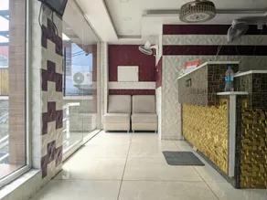Hotel Feathers - Image 3