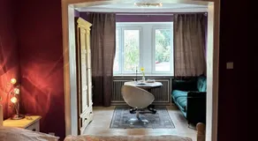 Gemütlicher Oase mit eigenen Bad in Zentrale, jedoch ruhige Lage - Image 5