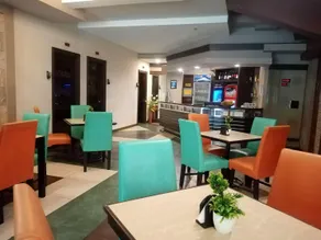 MO2 Westown Hotel - Mandalagan - Image 4