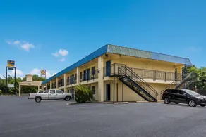 Scottish Inn Weatherford TX - Image 5