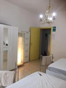 9 COMODI POSTI LETTO vicino subway GARAGE - Image 4