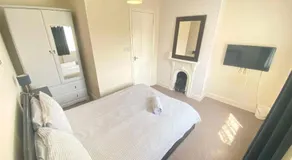 4-5 Bedroom House For Corporate Stays in Kettering - Image 2